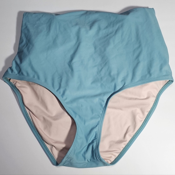 β€οΈβπ₯$5~ Mae Swimwear All Aboard Front Ruffle Cut Out One Piece Swimsuit - Picture 4 of 11